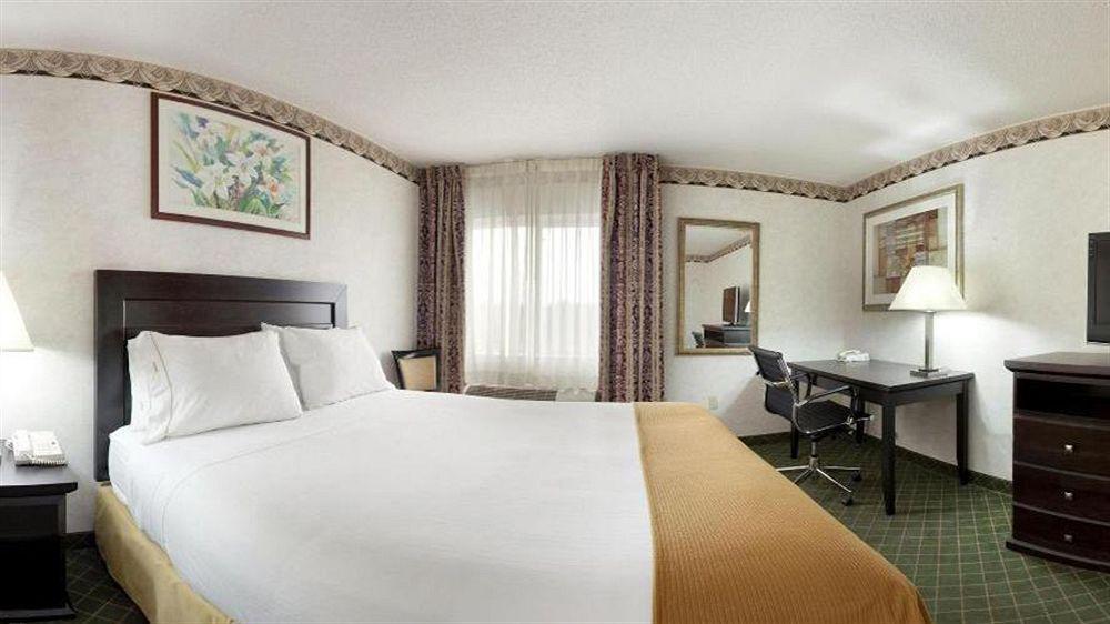 Holiday Inn Express & Suites Chicago-Libertyville By Ihg Экстерьер фото