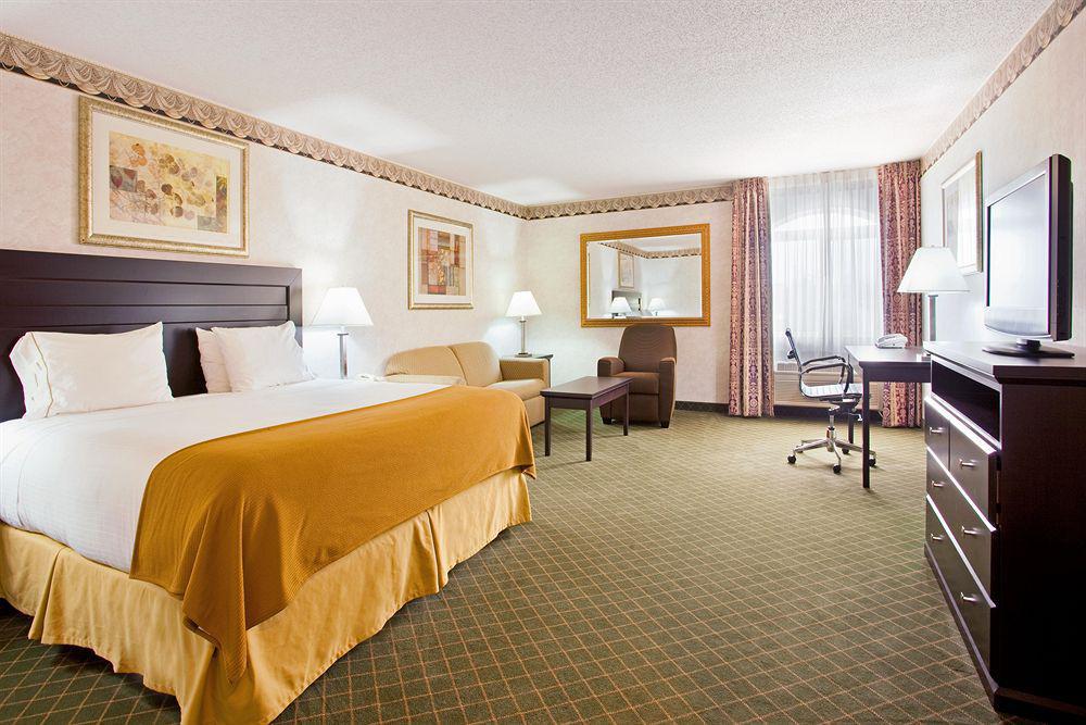 Holiday Inn Express & Suites Chicago-Libertyville By Ihg Экстерьер фото
