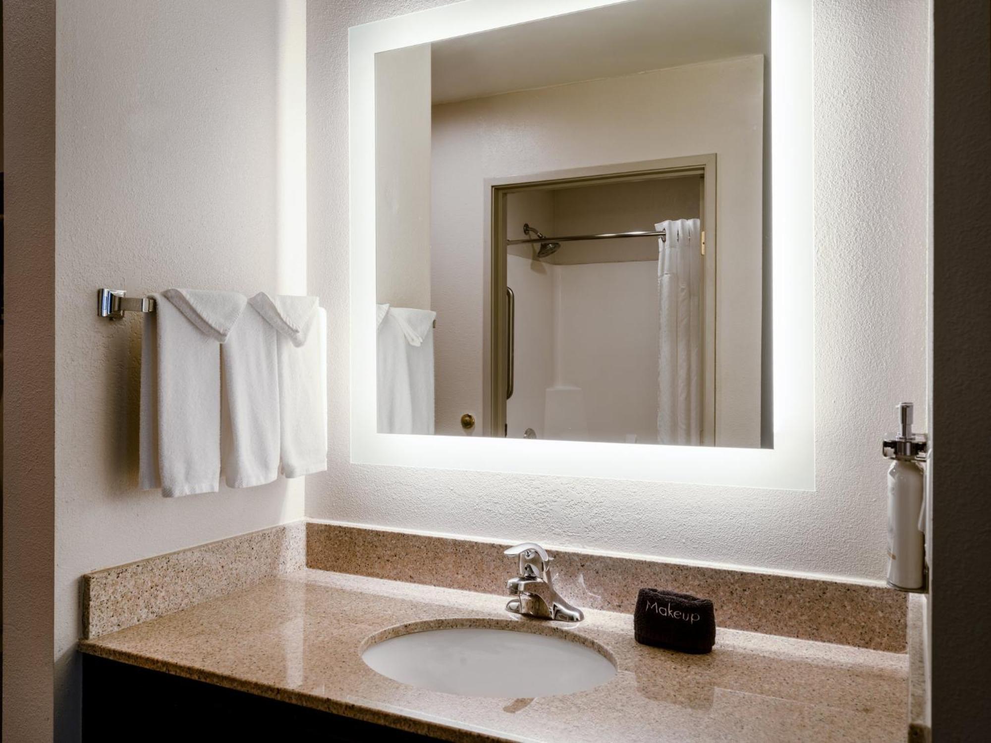 Holiday Inn Express & Suites Chicago-Libertyville By Ihg Экстерьер фото